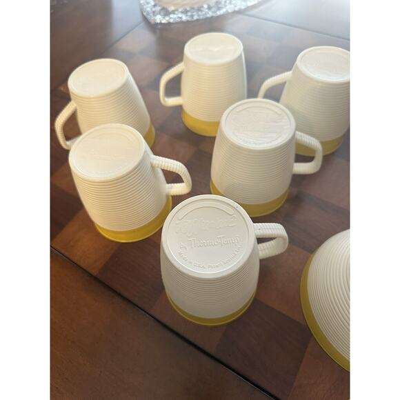 Lot Of 8 Mid Century Raffiaware By Thermo-Temp Yellow Pedastal Bowls and Cups - Picture 6 of 7